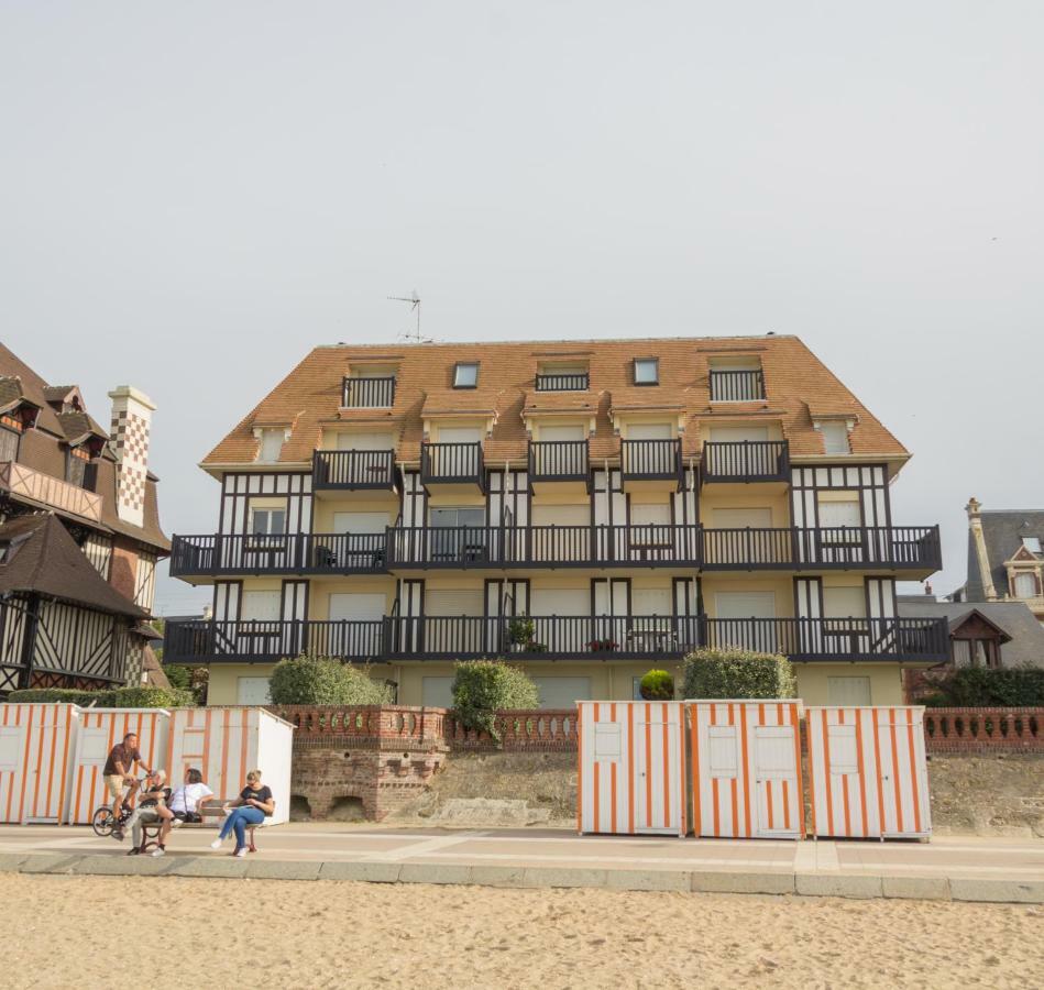 Charmant Appartement Face A La Mer Avec Balcon Houlgate Exterior foto